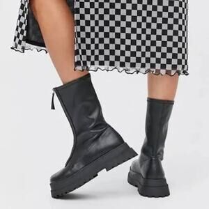 Zola Zip Platform Boot -Size 9